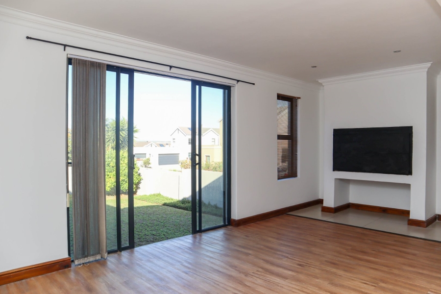 3 Bedroom Property for Sale in Croydon Western Cape